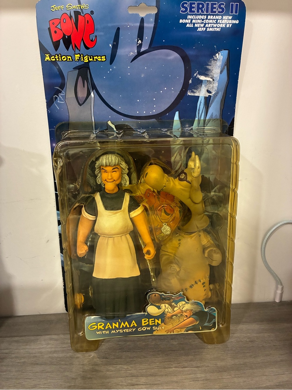 Bone Series II  Gran'ma Ben With Mystery Cow Suit Action Figure NRFB 2000 READ